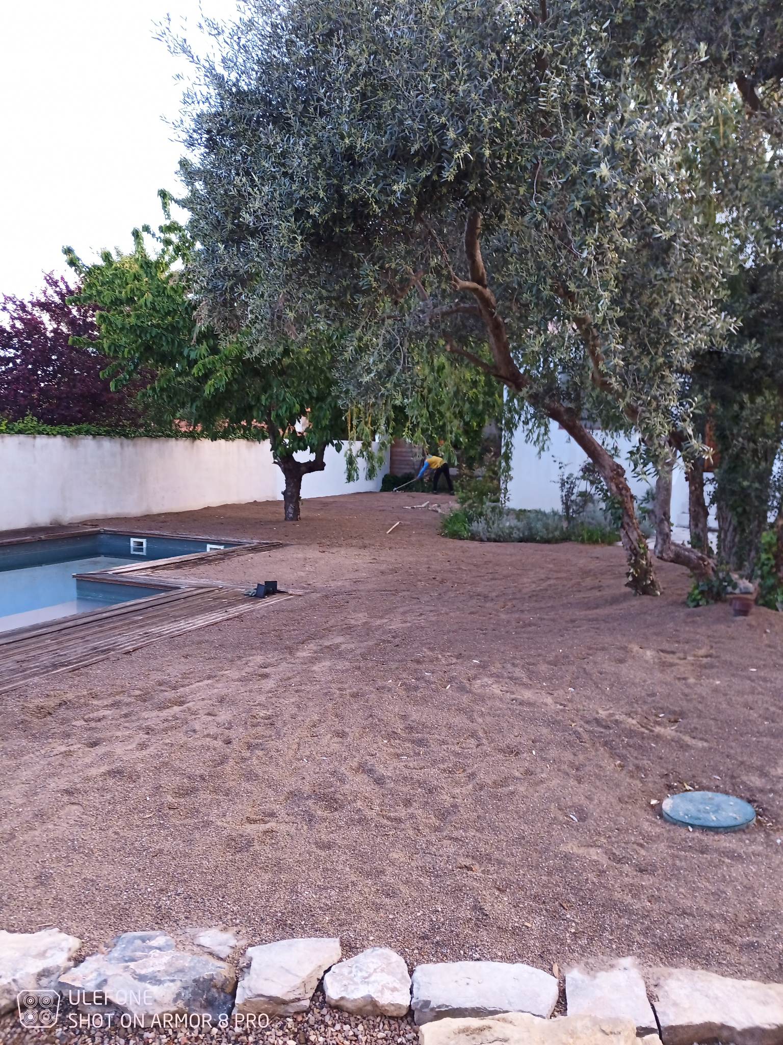 Daziano Services jardin - pose gazon synthétique - Aix en Provence