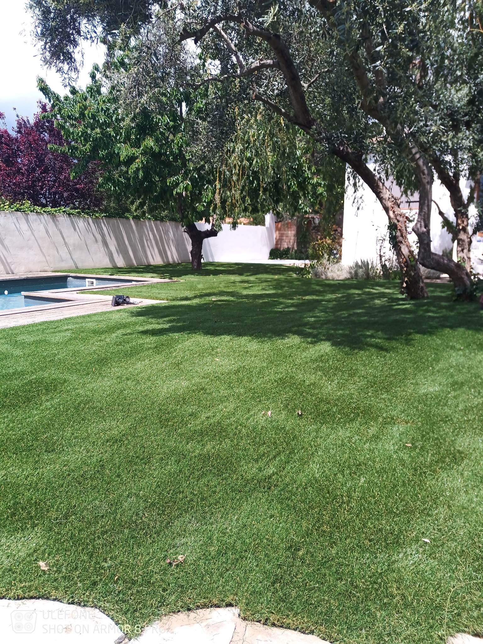 Daziano Services jardin - pose gazon synthétique - Aix en Provence