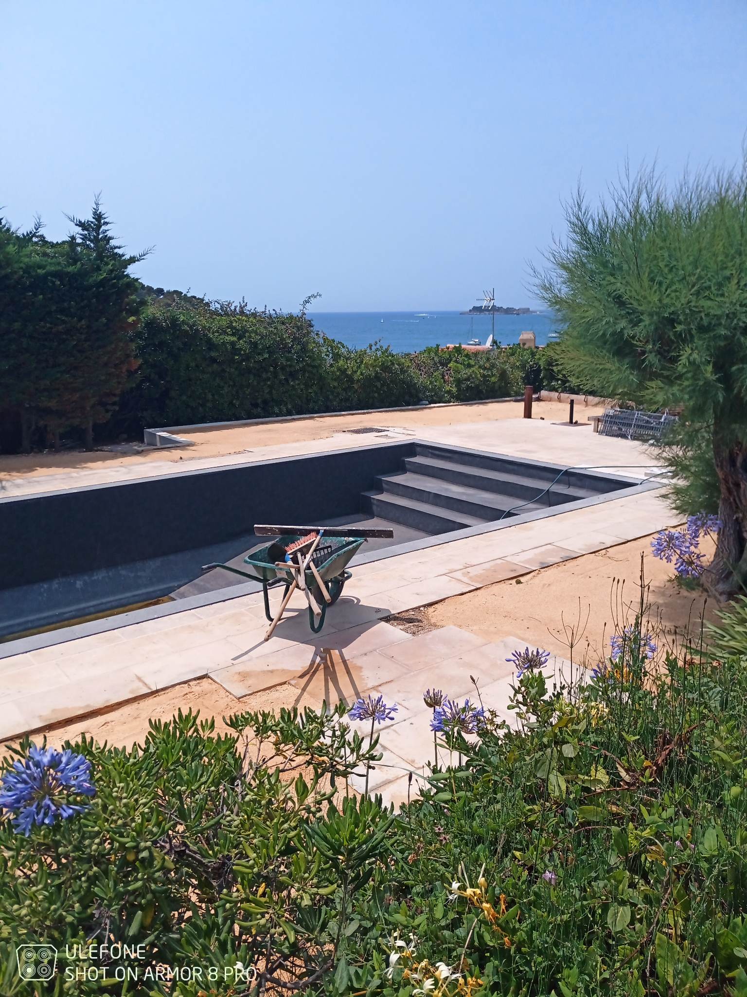 Daziano Services jardin - pose gazon synthétique - Sanary