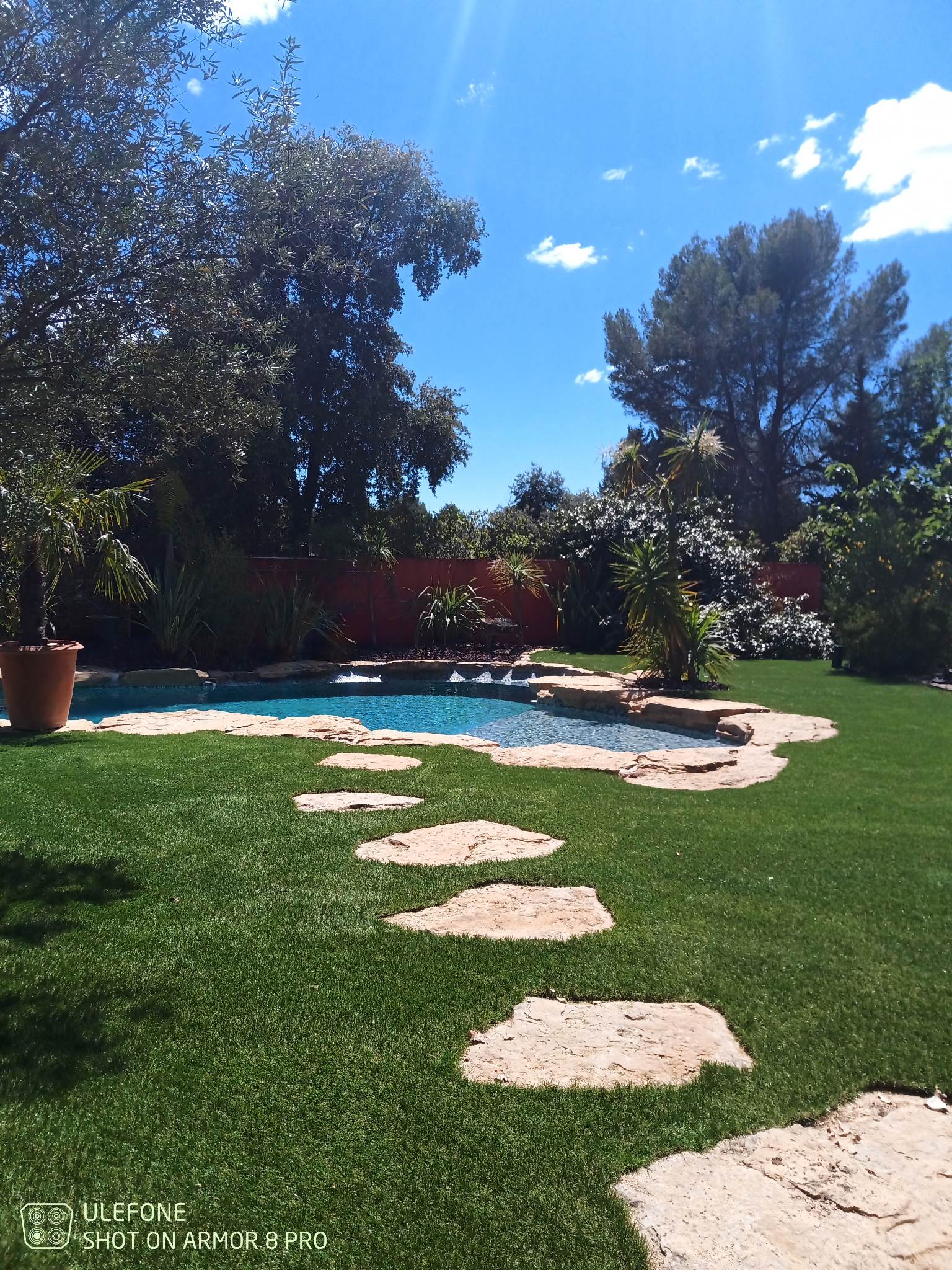 Daziano Services Jardin - Pose gazon synthétique - La Cadière d'Azur